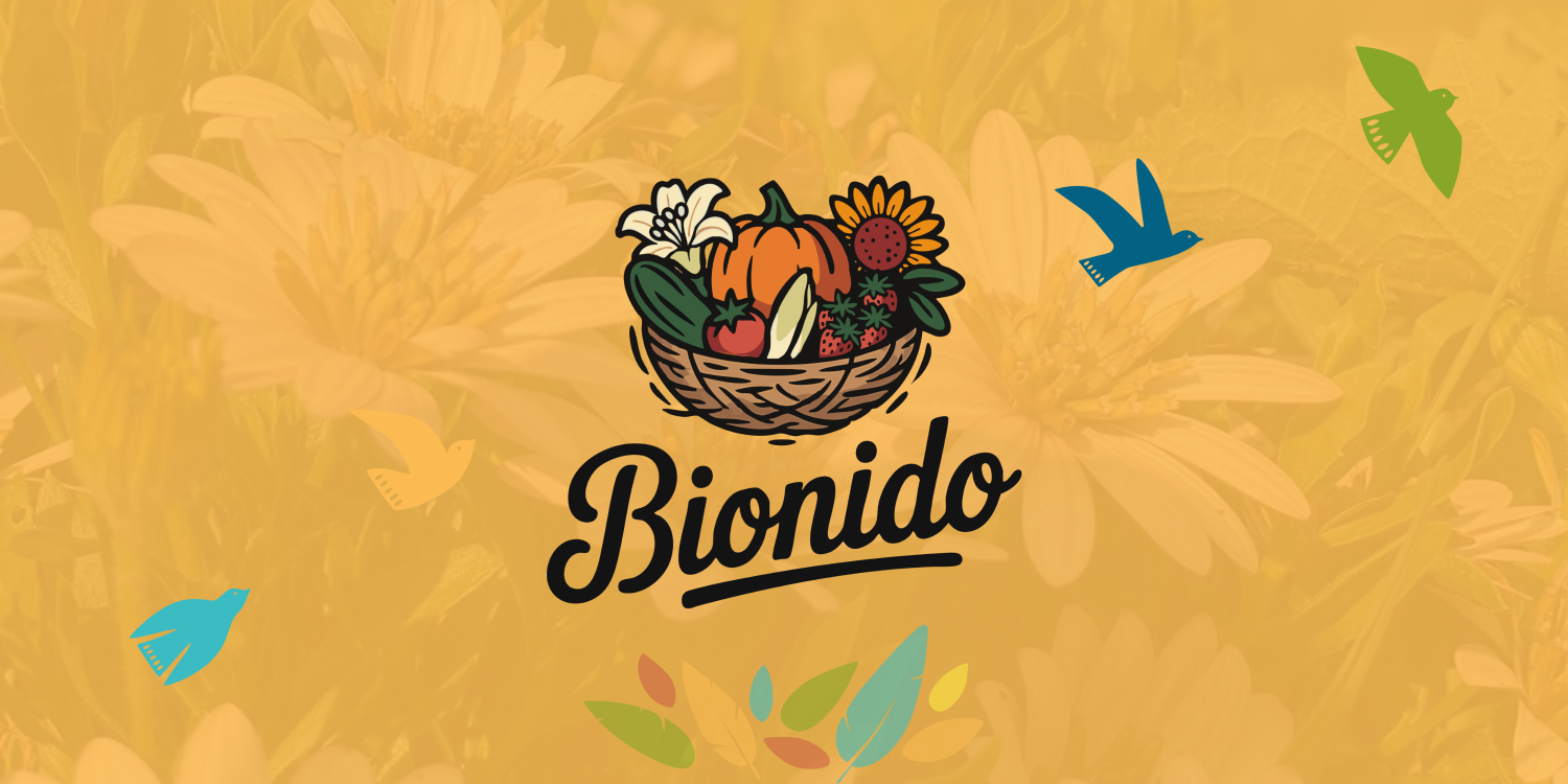 Logo van Bionido met een mand vol groenten en fruit, omringd door kleurige vogels op een gele achtergrond met bloemen.